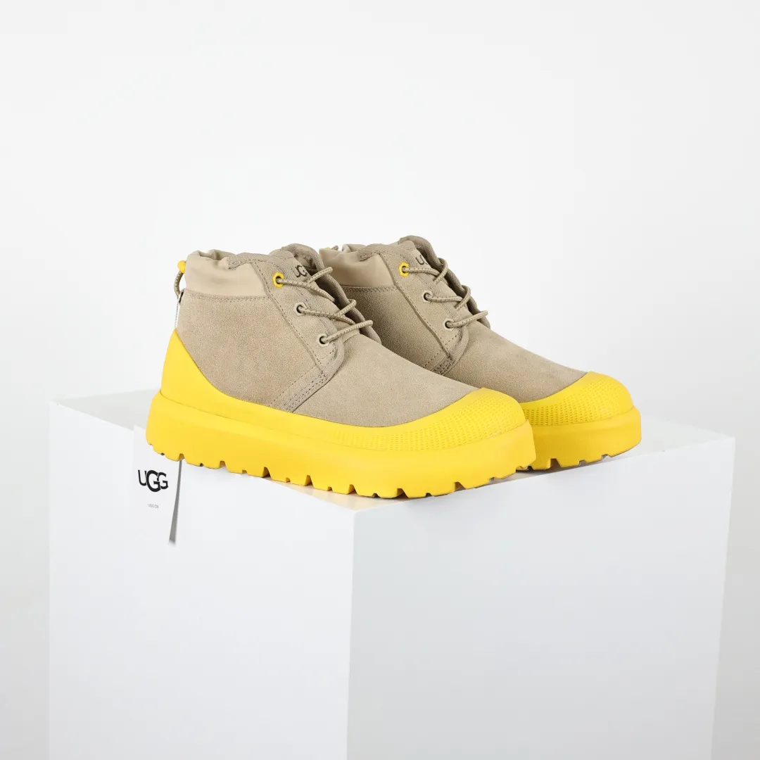 Copy price 💰700 Core recommendation Good price It is a very suitable choice for home furnishings. In recent years, uug has launched a series of styles, which are partial to the preferences of young consumers and have also moved to the forefront of fashion trends. Shoe body material: water-repellent coated suede upper, 17mm UGGPURE™ implantable wool insole, lightweight non-slip and comfortable rubber outsole, with brand LOGO and trademark, with full packaging. Size: 35 36 37 38 39 40 41 42 43 44 45